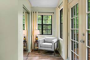 Sugar Bear Cabin with Hot Tub