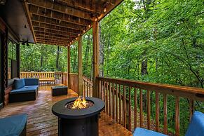 Sugar Bear Cabin with Hot Tub