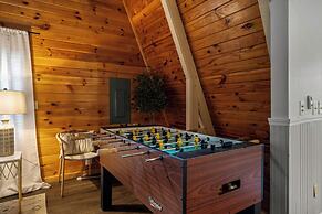 Sugar Bear Cabin with Hot Tub