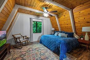 Sugar Bear Cabin with Hot Tub