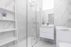 Trendy Warsaw Apartment by Renters
