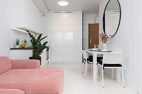 Trendy Warsaw Apartment by Renters