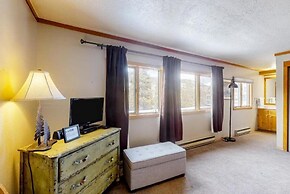 2 Bedroom Montezuma Condo at Lakeside Village - Shuttle to Slopes!