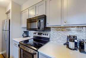 2 Bedroom Montezuma Condo at Lakeside Village - Shuttle to Slopes!