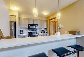 2 Bedroom Montezuma Condo at Lakeside Village - Shuttle to Slopes!