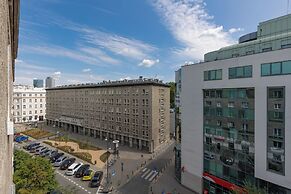 Piękna Apartment Downtown by Renters