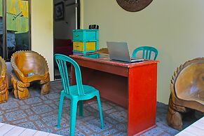 OYO Life 92593 Penginapan Sultan Haji 1