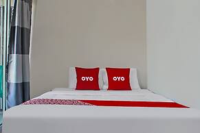 OYO Life 92593 Penginapan Sultan Haji 1