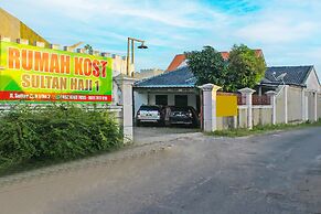 OYO Life 92593 Penginapan Sultan Haji 1