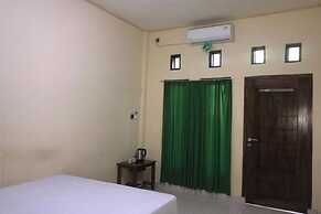 OYO 92608 Penginapan Mc Lodge