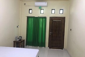 OYO 92608 Penginapan Mc Lodge