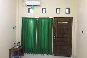 OYO 92608 Penginapan Mc Lodge