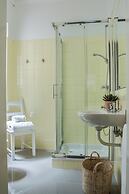 Succeed Campo Pequeno Guesthouse