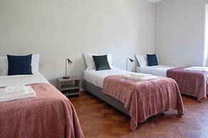 Succeed Campo Pequeno Guesthouse