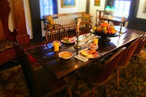 Silsbee's by Daniels House