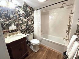 Silsbee's by Daniels House