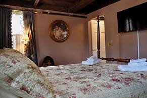 Silsbee's by Daniels House