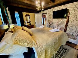 Silsbee's by Daniels House