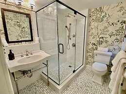 Silsbee's by Daniels House