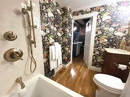 Silsbee's by Daniels House