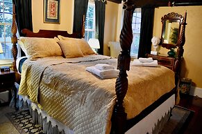 Silsbee's by Daniels House