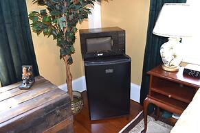 Silsbee's by Daniels House