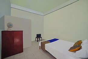 SPOT ON 92600 Mandiri Inn