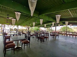 Golden Chariot Hotel Daman