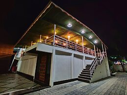 Golden Chariot Hotel Daman