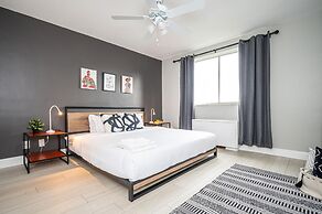 ATL Downtown 2BR with Free Parking Gym