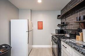 ATL Downtown 2BR with Free Parking Gym