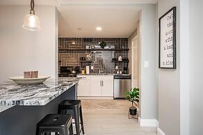 ATL Downtown 2BR with Free Parking Gym