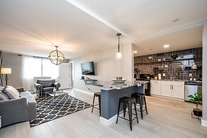 ATL Downtown 2BR with Free Parking Gym