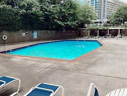 ATL Downtown 2BR with Free Parking Gym