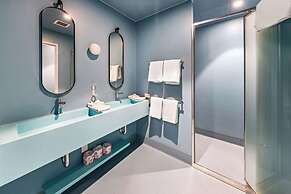 The Lodge, Blacktown - Sydney