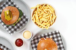 The Lodge, Blacktown - Sydney