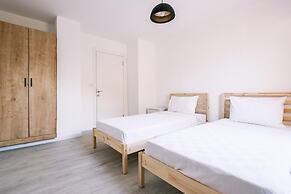 Comfy Flat w Patio 3 min to Beach in Bodrum