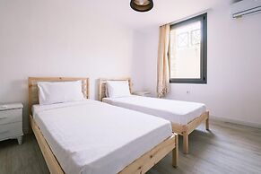 Comfy Flat w Patio 3 min to Beach in Bodrum