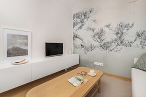 Bright Apartment Gdansk by Renters
