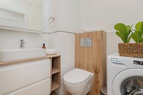 Bright Apartment Gdansk by Renters