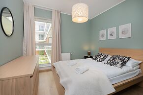 Bright Apartment Gdansk by Renters