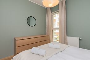Bright Apartment Gdansk by Renters