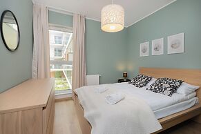 Bright Apartment Gdansk by Renters