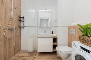 Bright Apartment Gdansk by Renters