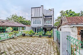 Capital O 92250 Hall & Guesthouse Kowapi Syariah