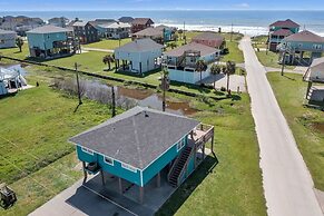 Windsical Escape 2 Bedroom Home by RedAwning