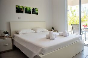 Carme At The Beach - Mythical Sands Resort