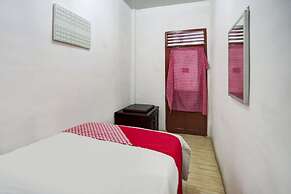 OYO 90645 Karisma Residence