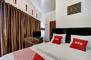 OYO 90645 Karisma Residence