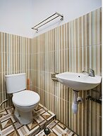 OYO 90645 Karisma Residence